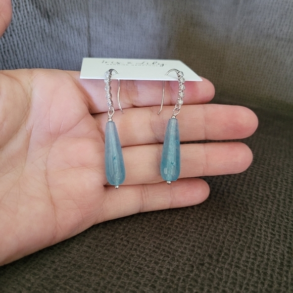 Iris & Lily Blue💙 Teardrop💧Gemstone Earrings - Picture 12 of 14